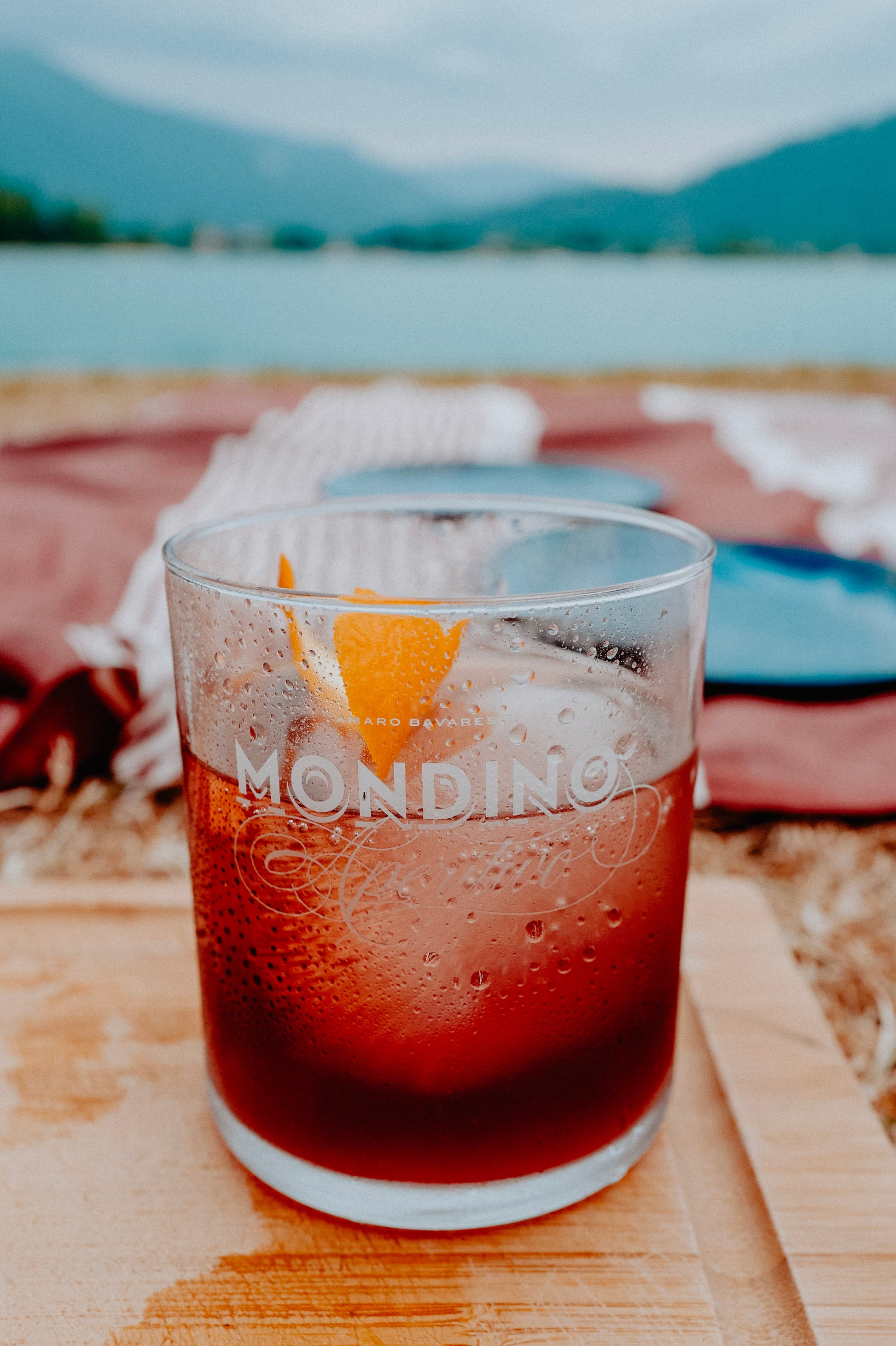 Mondino SENZA Alkoholfrei on the rocks